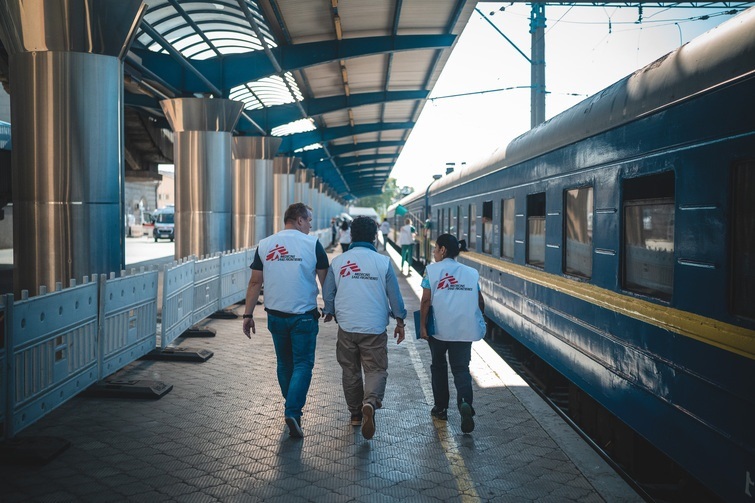 лікарі без кордонів 