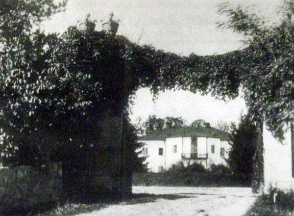 Маєток родини Виноградських у м. Городок