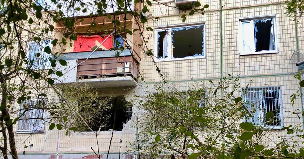 Всю ніч ворог гатив по Нікопольщині: поранено мешканців, є руйнування будинків та інфраструктури
