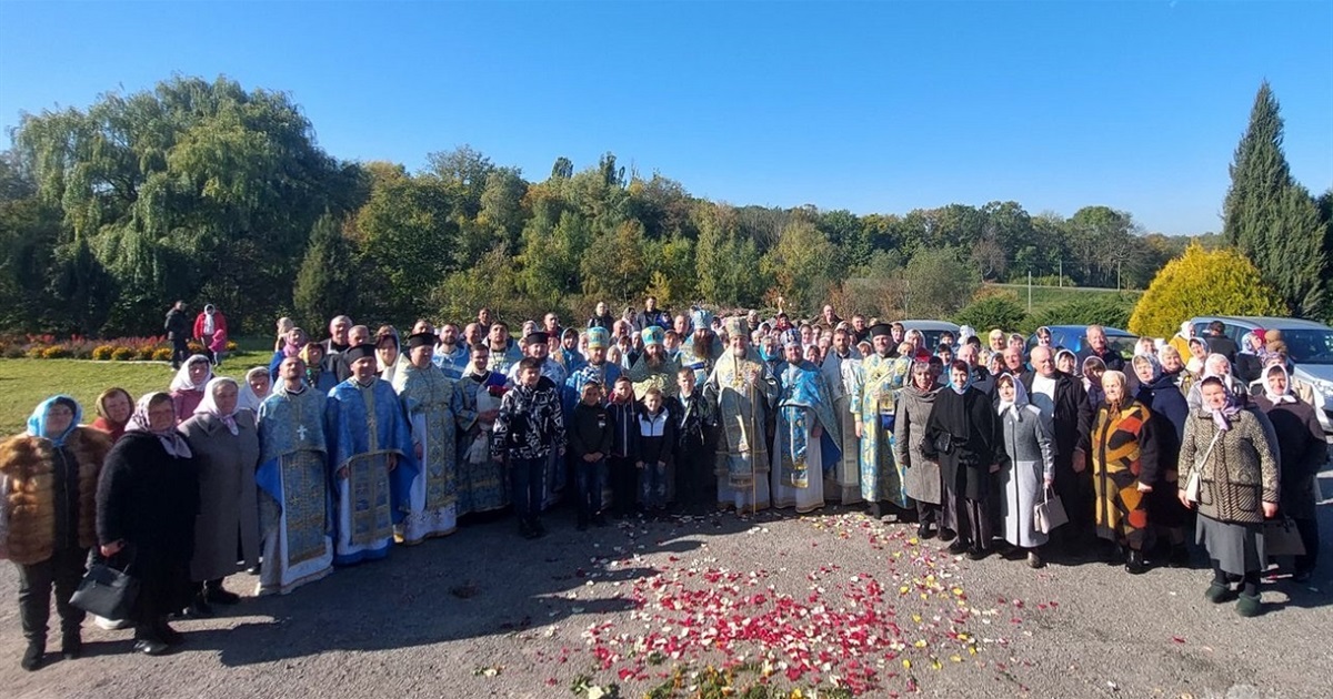 Митрополит Симеон відвідав з архіпастирським візитом Черепашинці: за що молилися