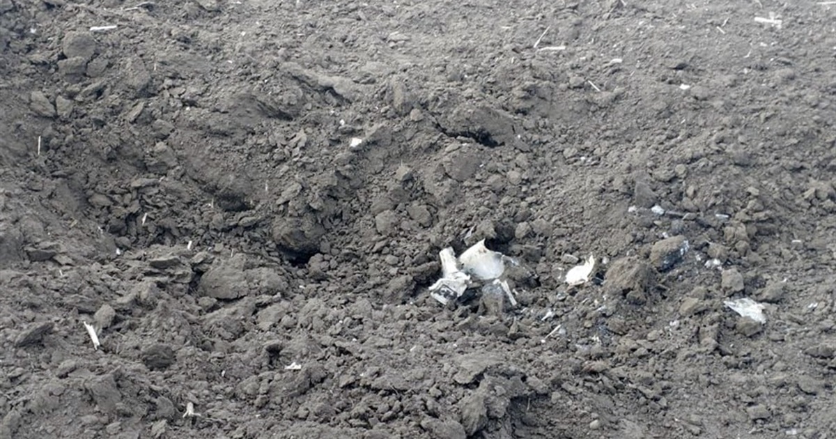 На Житомирщині у полі між селами виявили уламки ворожої ракети