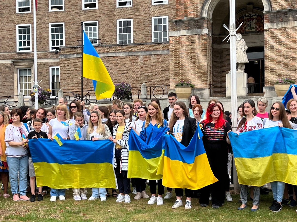 українці