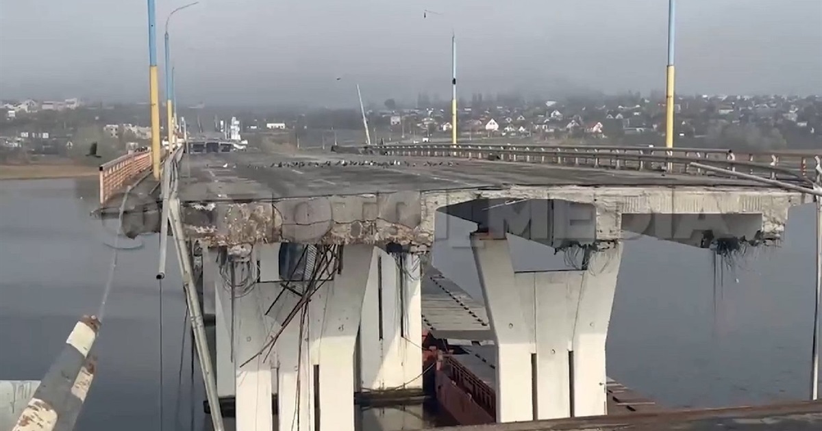 Російські війська підірвали Антонівський міст і дорогу греблею Каховської ГЕС. Події 11 листопада
