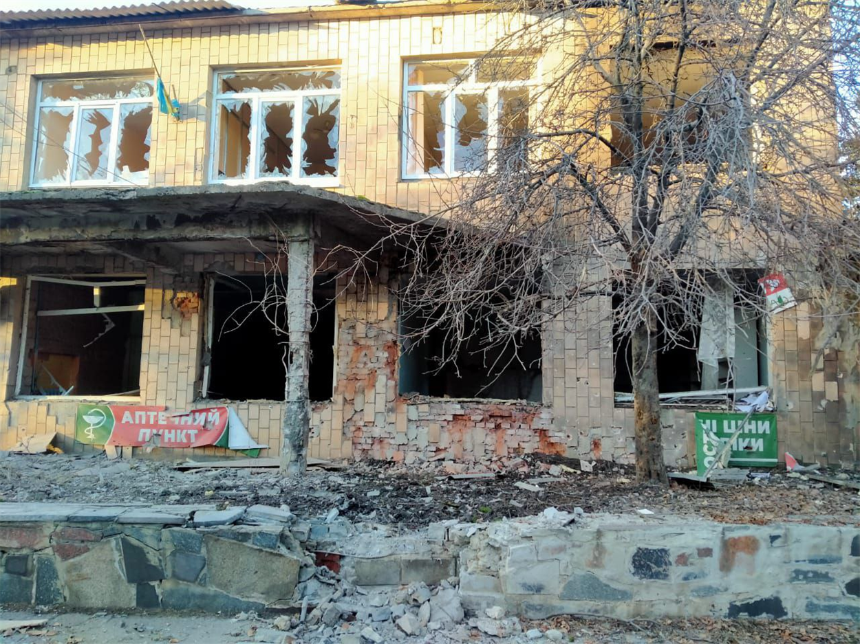 Лікарня в Торецьку після обстрілу.