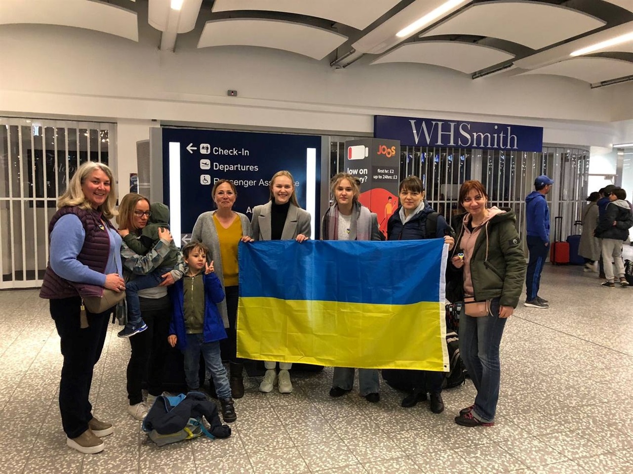 українці