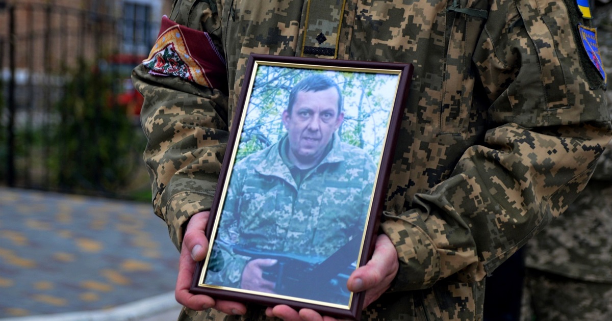 У Нікополі провели в останню путь полеглого захисника Валерія Бута