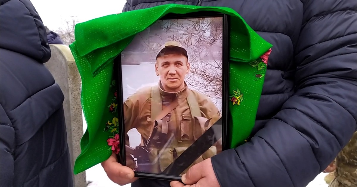 На Менщині поховали бійця, який загинув на Донеччині