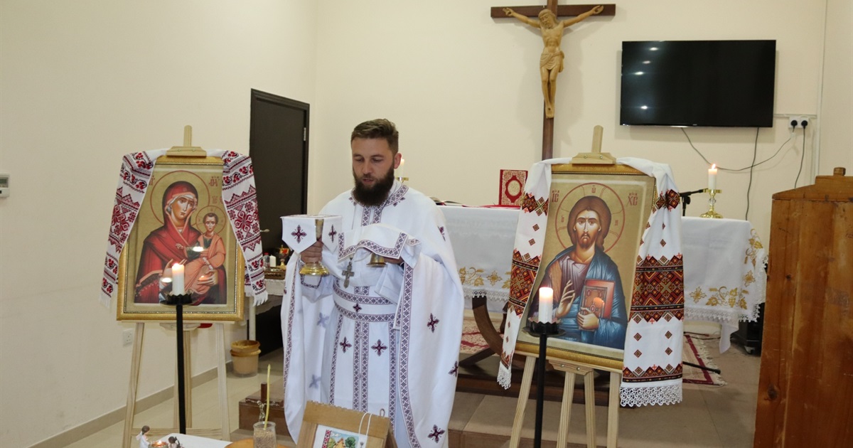 Українська громада в Еміратах молитовно відзначила памʼять жертв Голодомору в Україні