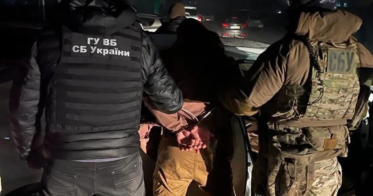Керівника апарату Бориспільської РВА затримали під час одержання ним крупного хабара