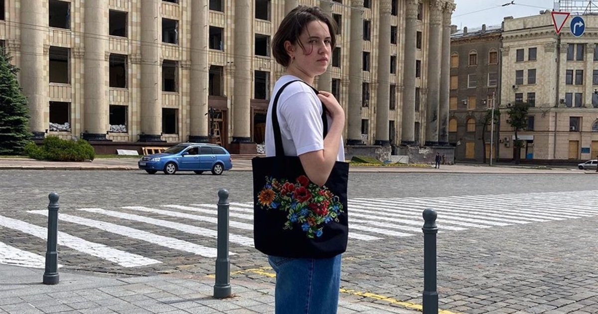 Саша Ткач повернулася до рідної Костянтинівки і виготовляє там свічки. Історія бренду Candlelight.UA