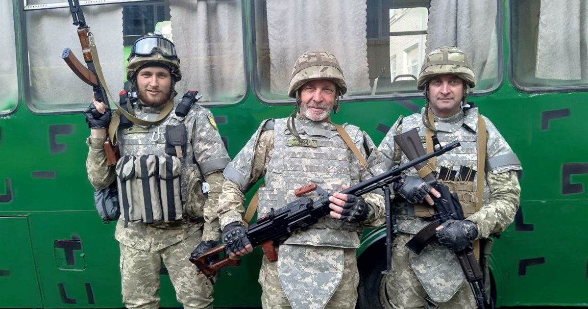 «Батя, я думав, нам кабздєц». 63-річний батько із синами добровільно поїхали «на нуль»