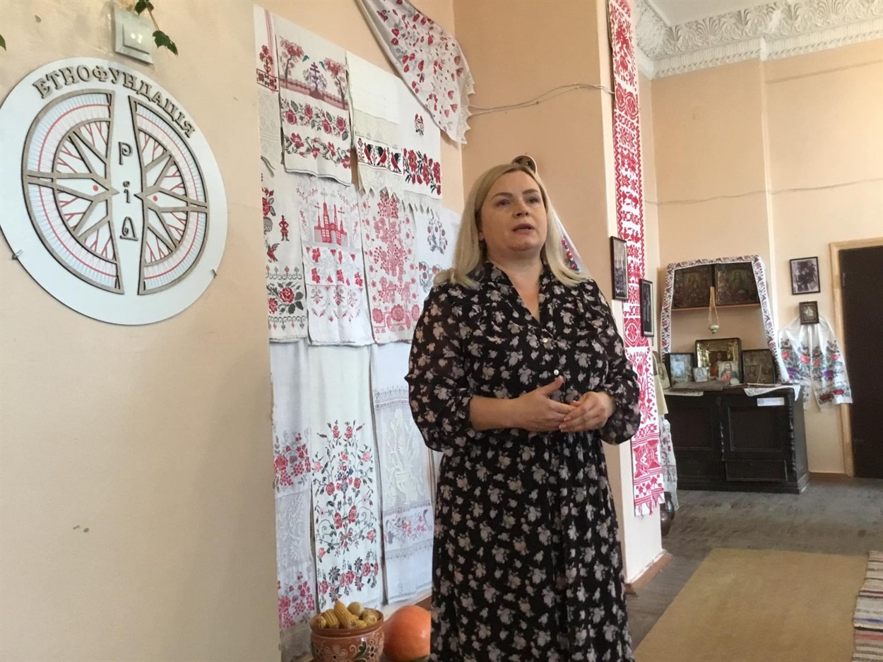 Оксана представляє етнофундацію "Рід"