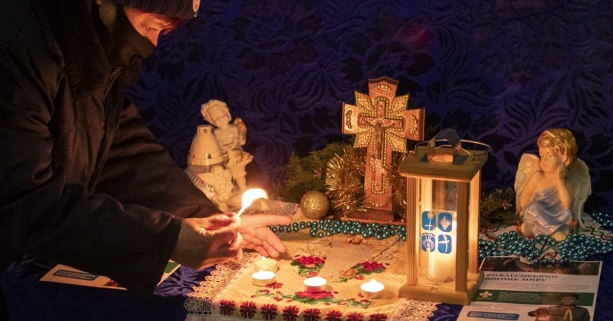 В Україну скаути привезли Віфлеємський вогонь миру: хроніка доби 11 грудня