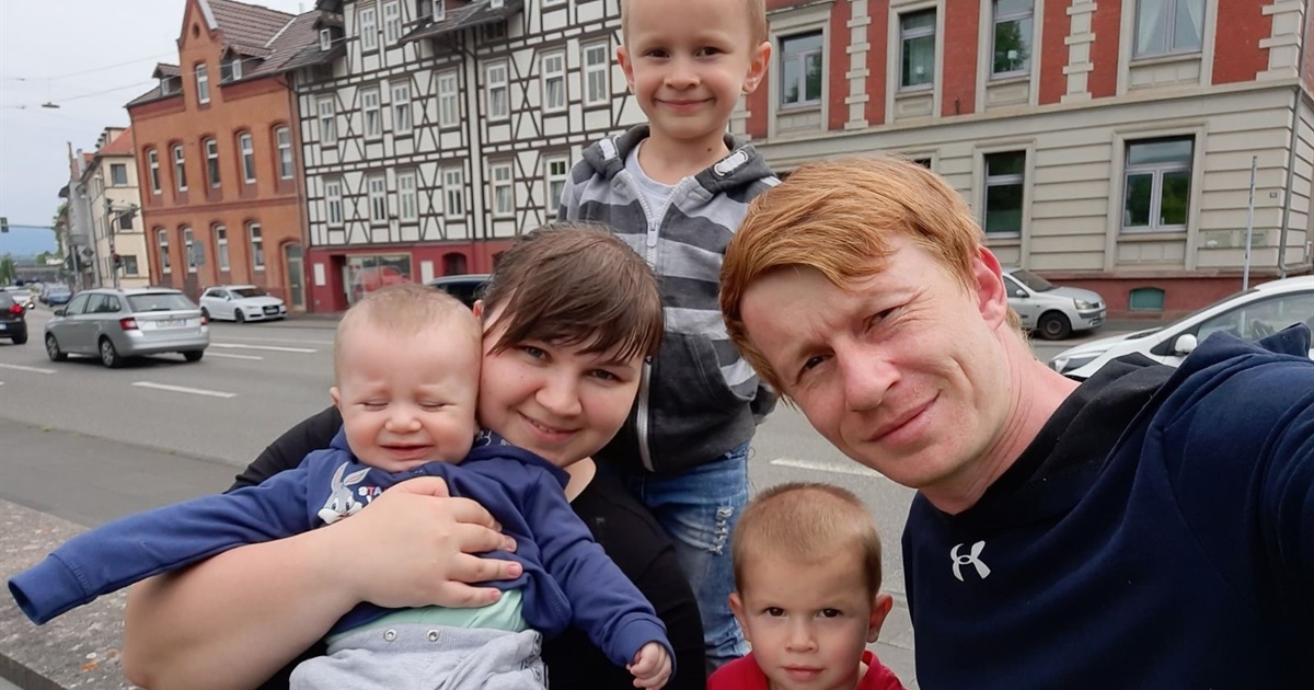 Виїхали, щоб зберегти дитячу психіку: як багатодітна сім’я зі Сміли евакуювалися до Німеччини