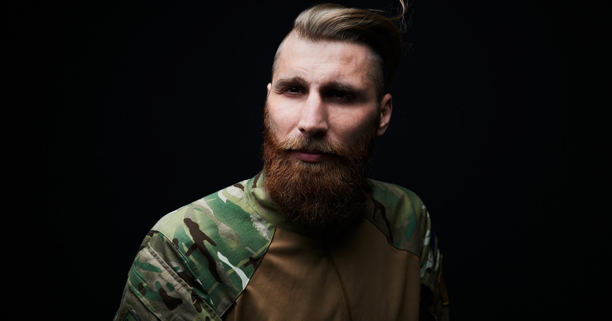Павло Вишебаба боронить країну на сході і пише вірші. Його дебютна збірка вийшла рекордним накладом