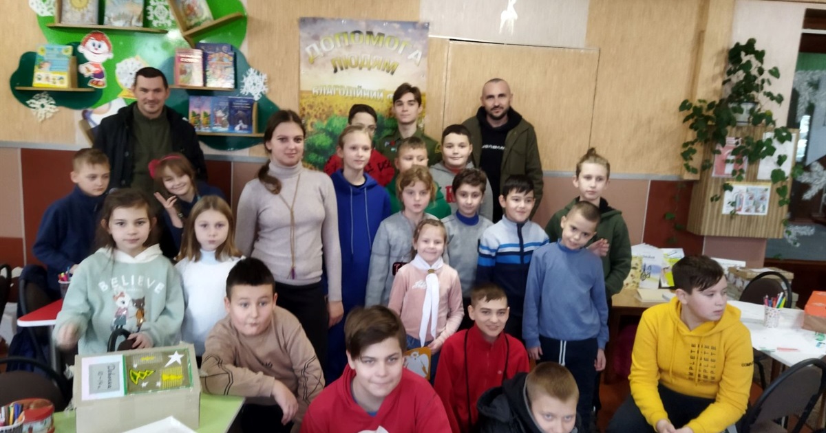 Новини воєнного часу. Старокостянтинівщина. Про акції "Листівка Герою" та «Колядую на підтримку ЗСУ»
