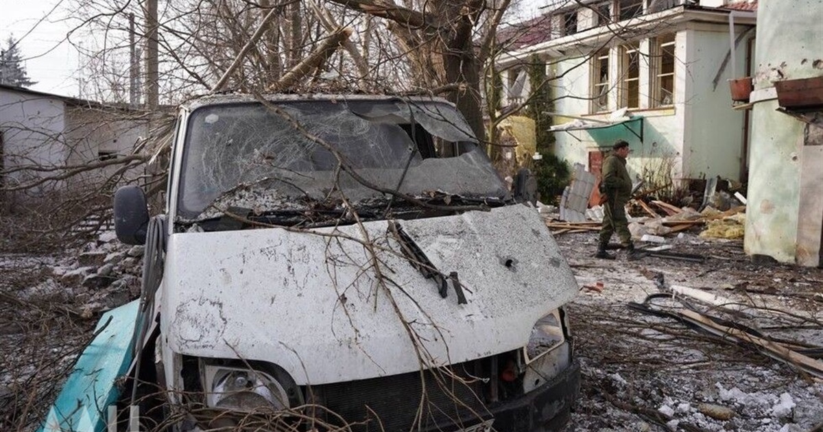 У мережі з’явилися фото наслідків “прильоту” по центру окупованої Волновахи. Ситуація на 17 січня