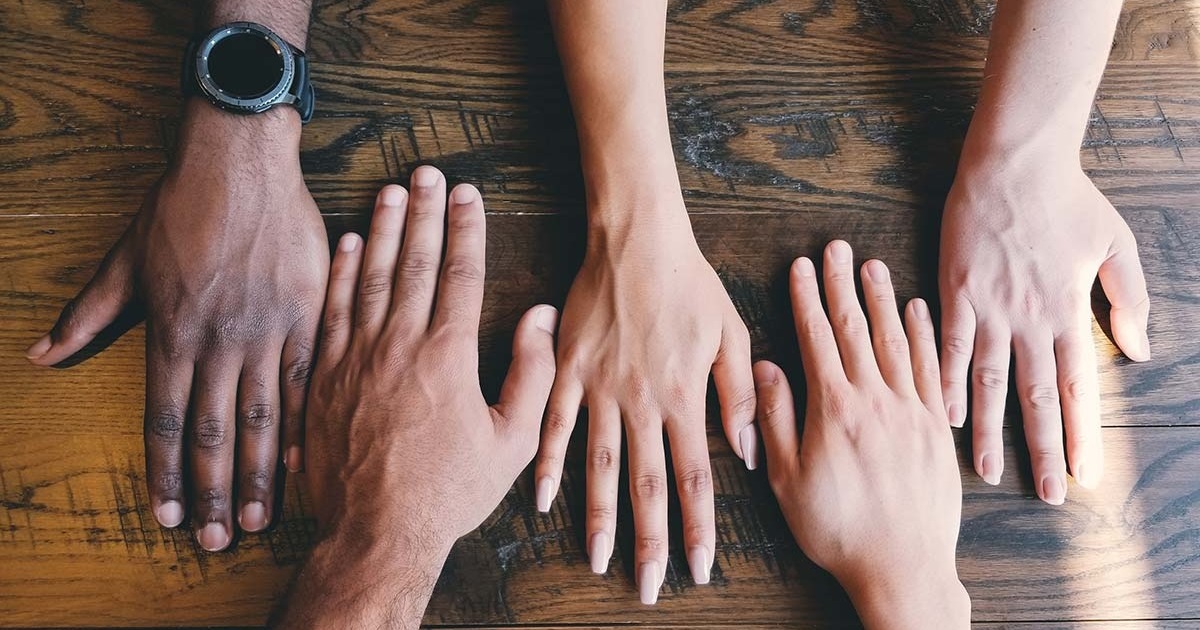 В Україні працюватимуть групи підтримки для тих, хто втратив близьких: як записатися