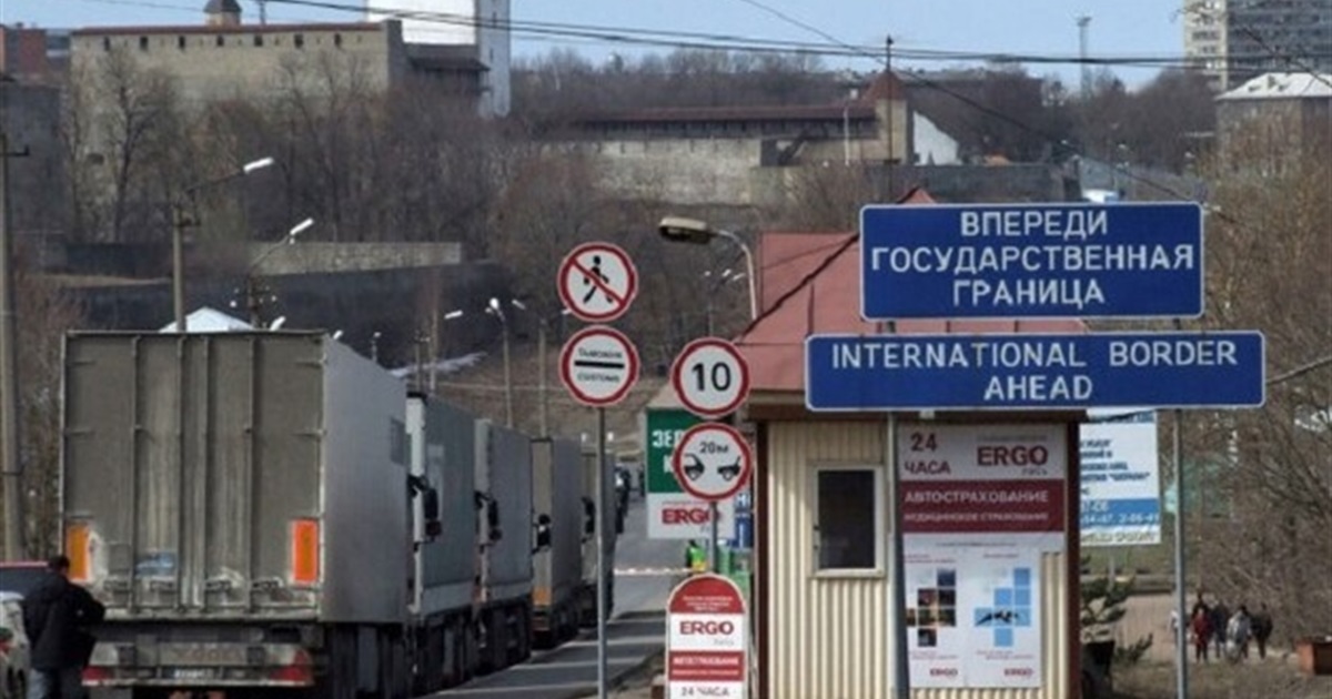 Клітка та годинні допити. Бердянець розповідає як проходить фільтрація на кордоні з Кримом