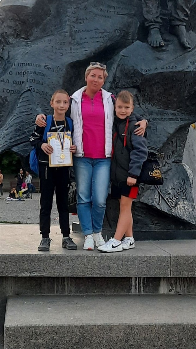 Мендрух Марк ,Ірина Борщаговська, Ярмошенко Максим. Всеукраїнські змагання у Харкові 2021 рік.
Фото: особистий архів