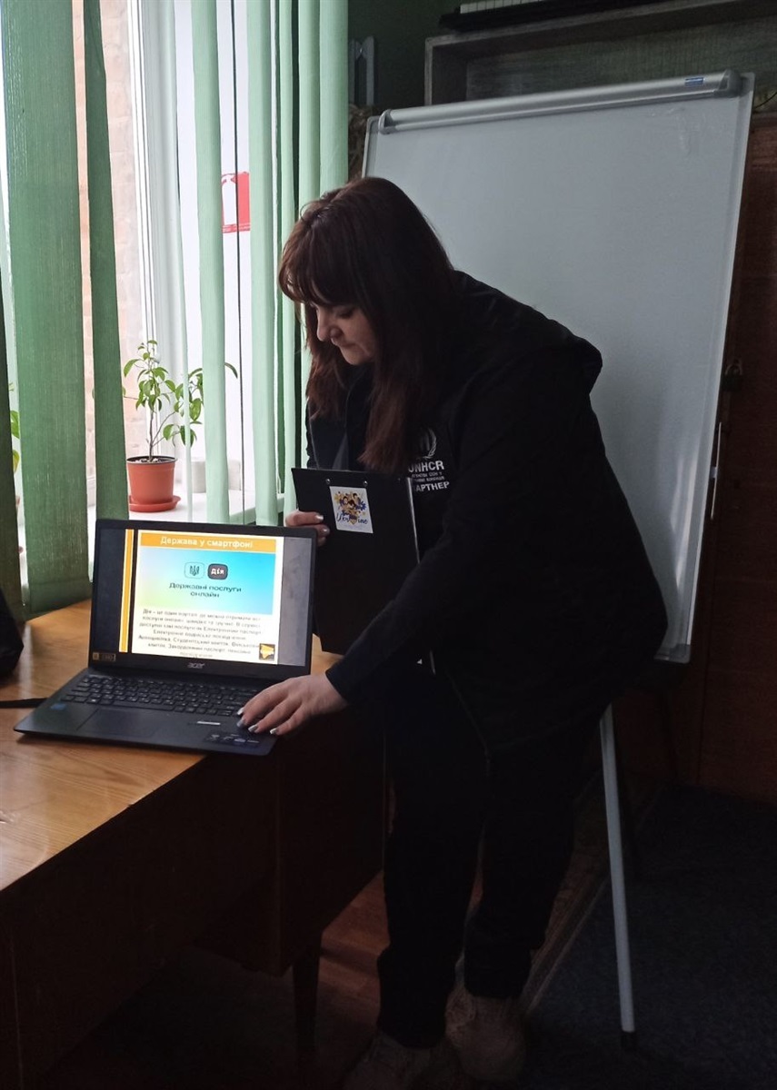 Під час виїзду до переселенців