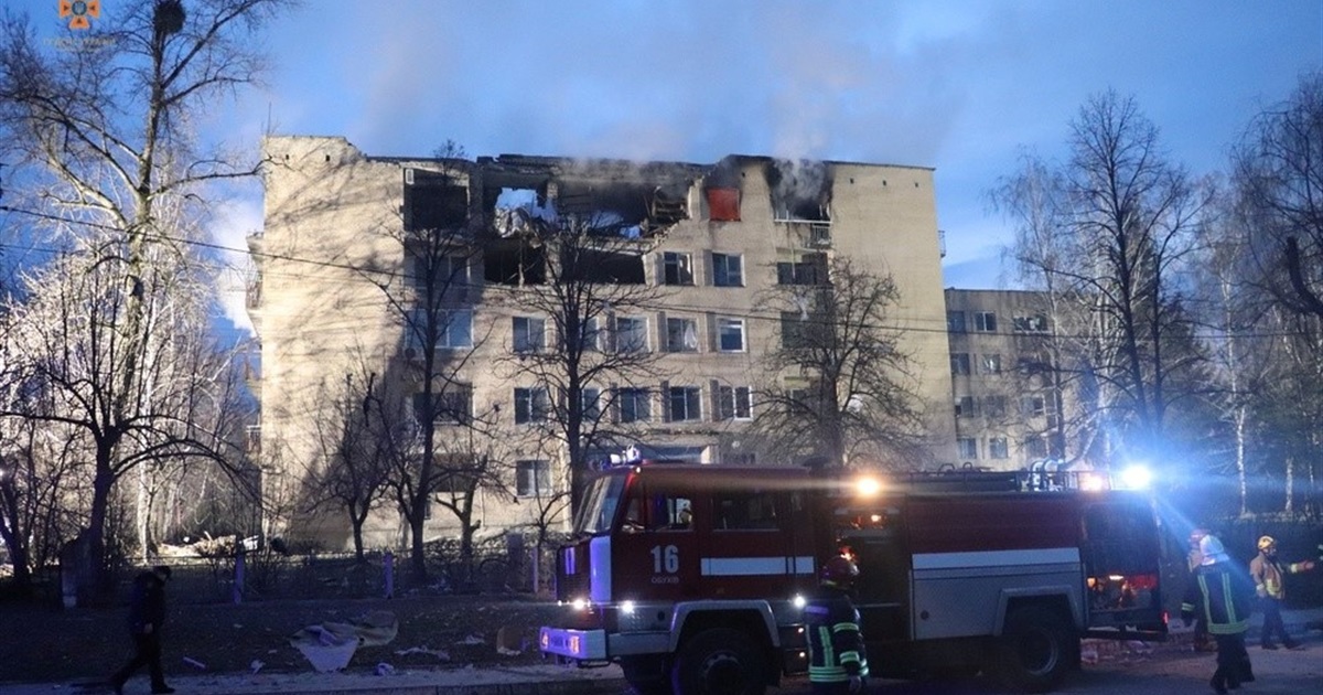 Ворожа атака на Ржищів: в профліцеї частково зруйновано будівлі, є загиблі та поранені