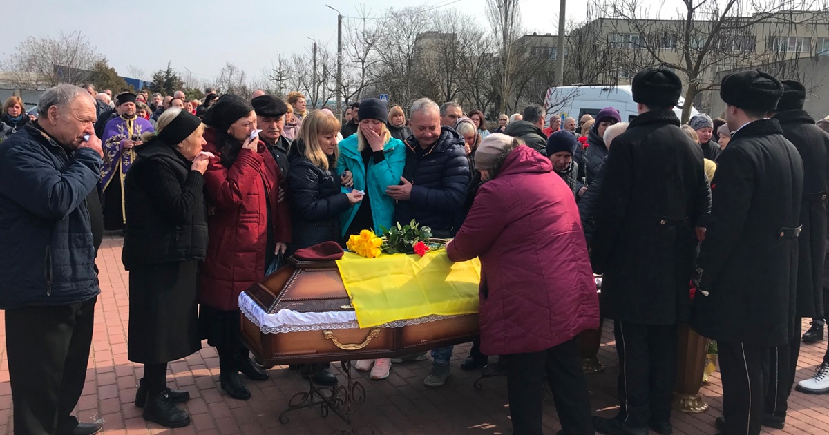 Южненці провели в останню путь загиблого героя (ФОТО)