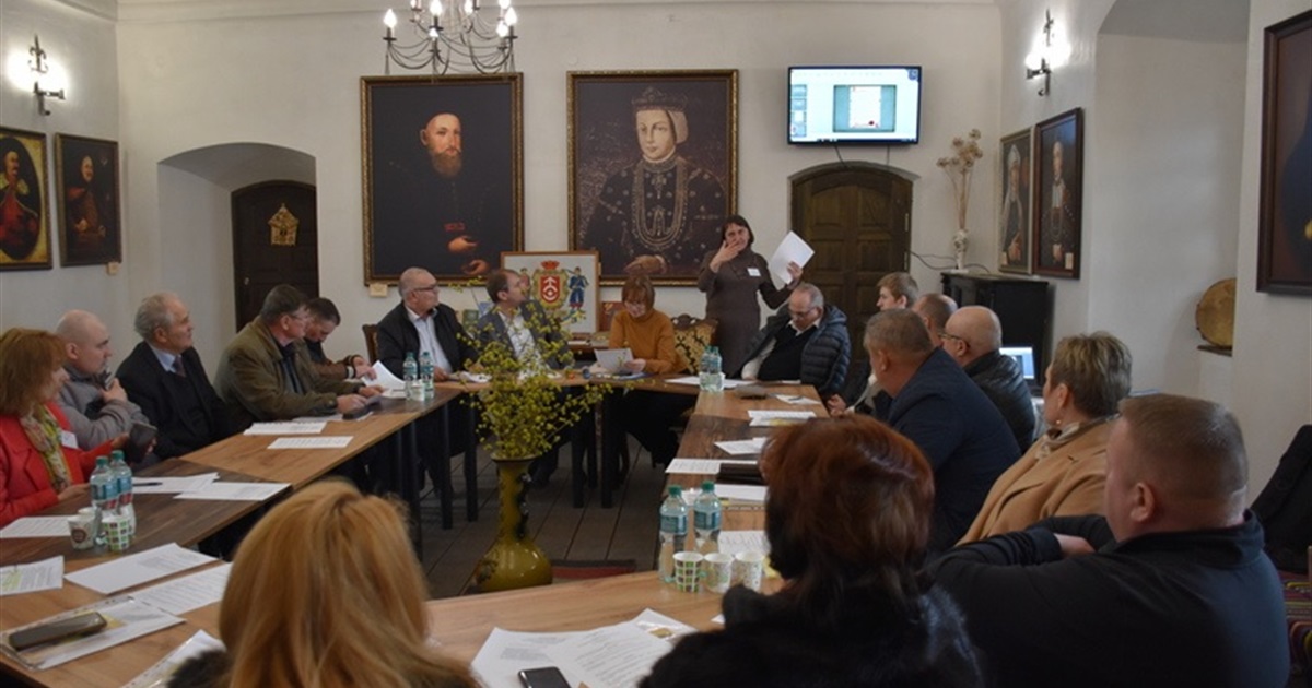 У Старокостянтинові провели круглий стіл. Говорили про значення Маґдебурзького права для міста