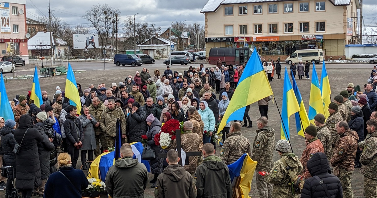 У Сарнах попрощались із сержантом ЗСУ Олександром Плискою