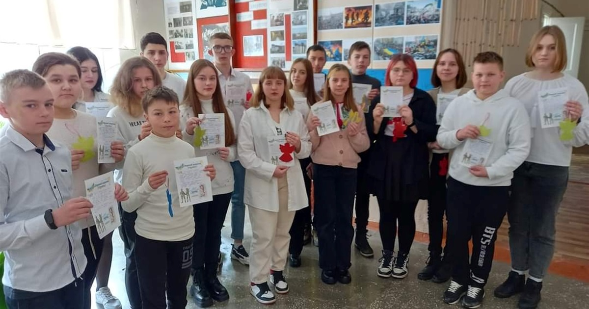 Новини воєнного часу. Старокостянтинівщина. Великодні приготування, відвідини Героїв