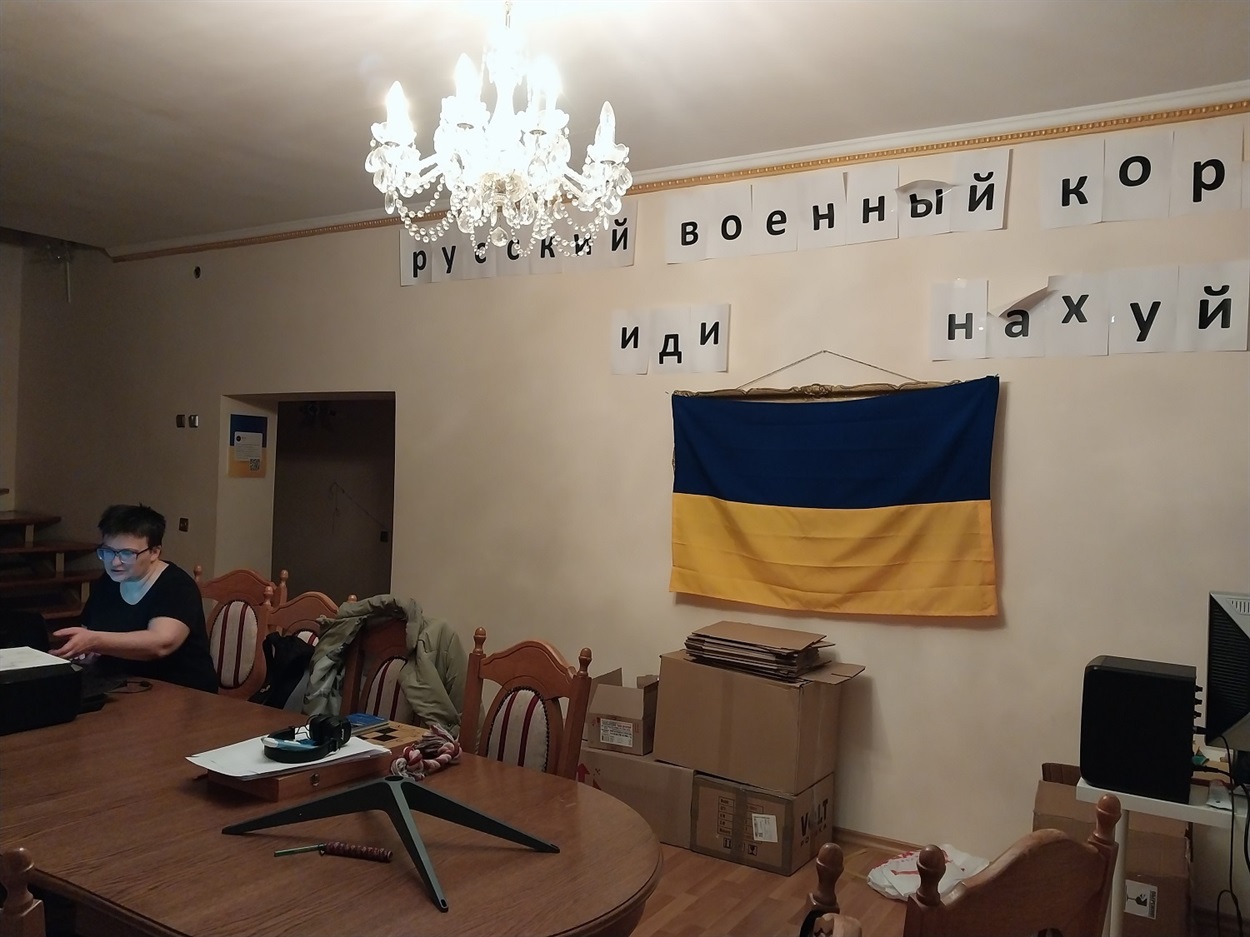 Кімната в будинку, де проживає частина учасників колективу 