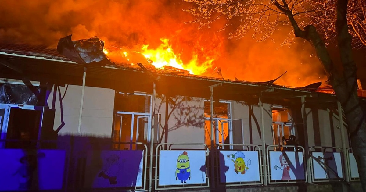 Нічна атака дронами-камікадзе: на Одещині виникла пожежа на території дитячого закладу. ФОТО, ВІДЕО