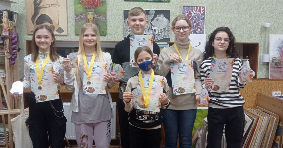Первомайські художники здобули 8 призових місць у міжнародному конкурсі