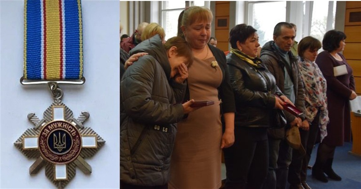 У Переяславі батькам загиблих Героїв-синів передали їхні бойові ордени