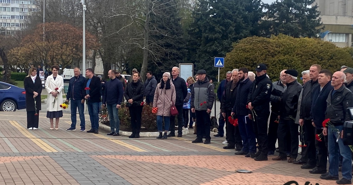 В Южному відбувся мітинг в пам‘ять про трагедію на Чорнобильській АЕС (ФОТО)