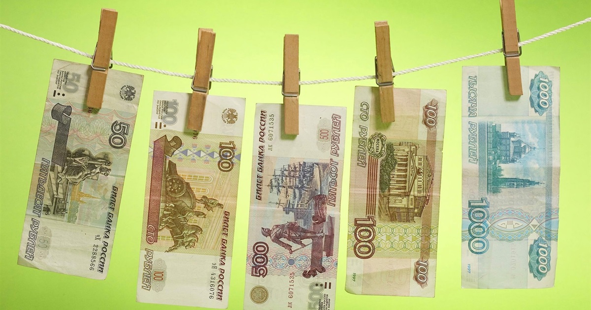 Які зарплати платять окупанти у Бердянську