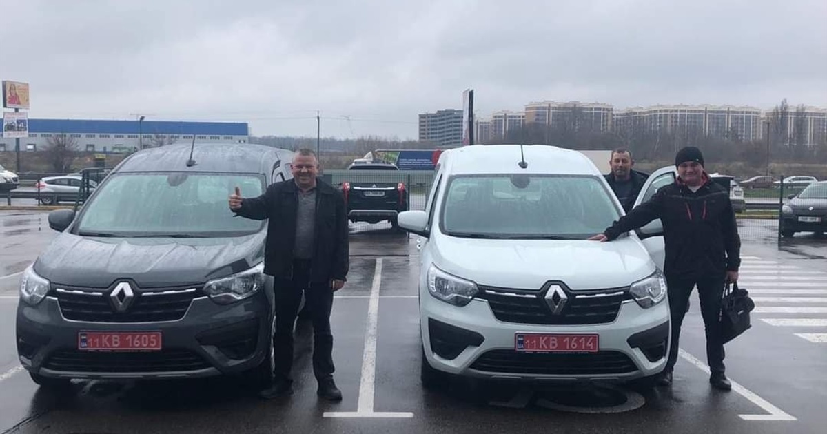 Ташанська й Дівичківська громади придбали автомобілі для лікарів, комунальників і центру соцзахисту