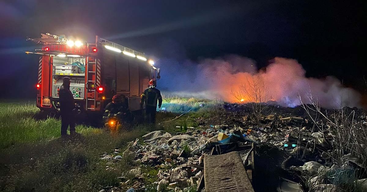 Нічну пожежу в Расавці рятувальники гасили майже 6 годин