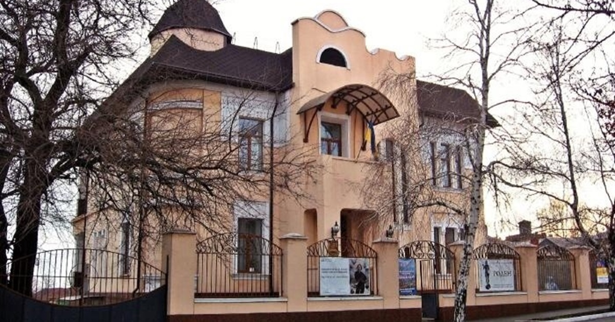 Маріупольський художній музей Архипа Куїнджі можна відвідати онлайн. Згадайте, яким він був до війни