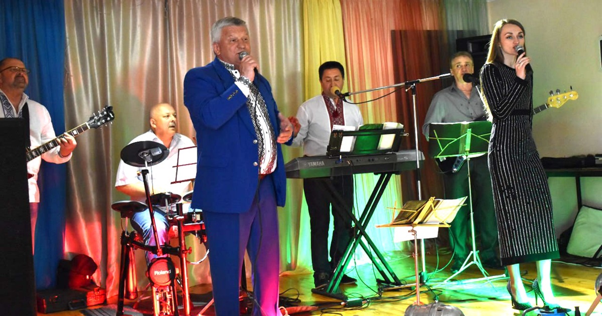 Гурт «Ерідон» з благодійним концертом на підтримку ЗСУ виступив у Дівичках на Переяславщині