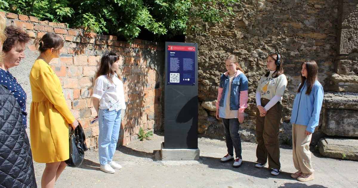 У Старокостянтинові встановили туристичні навігаційні таблички