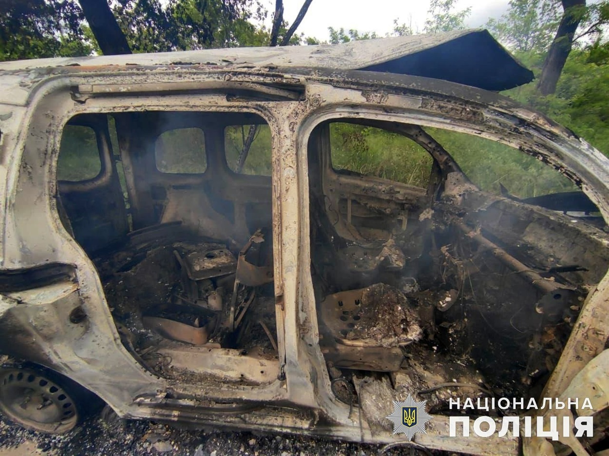 Снаряд окупантів влучив у авто, в якому їхало двоє ньюйоркців.