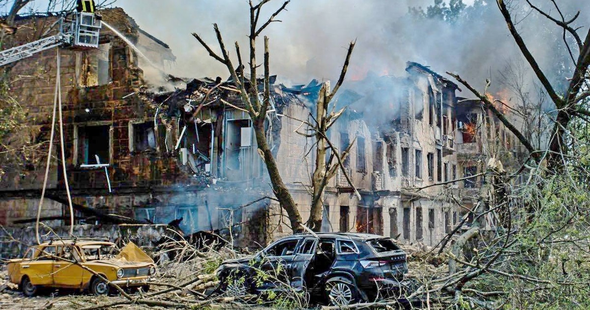 Ракетна атака на Дніпро: загинуло дві людини, кількість постраждалих зросла до 30, серед них - діти