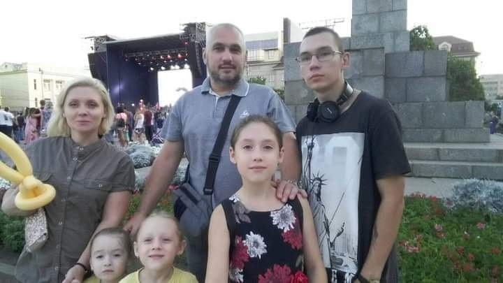 Сергій з родиною