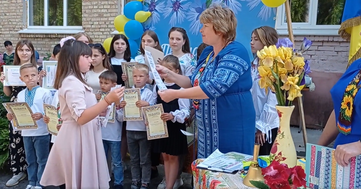 За рік війни на Київщині збільшилася кількість учнів: сьогодні в них Останній дзвоник, але не у всіх