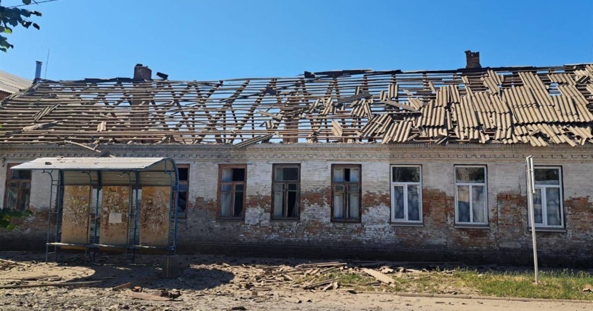 Російський окупант обстріляв спортивну школу та гімназію у Нікополі: ДніпроОДА