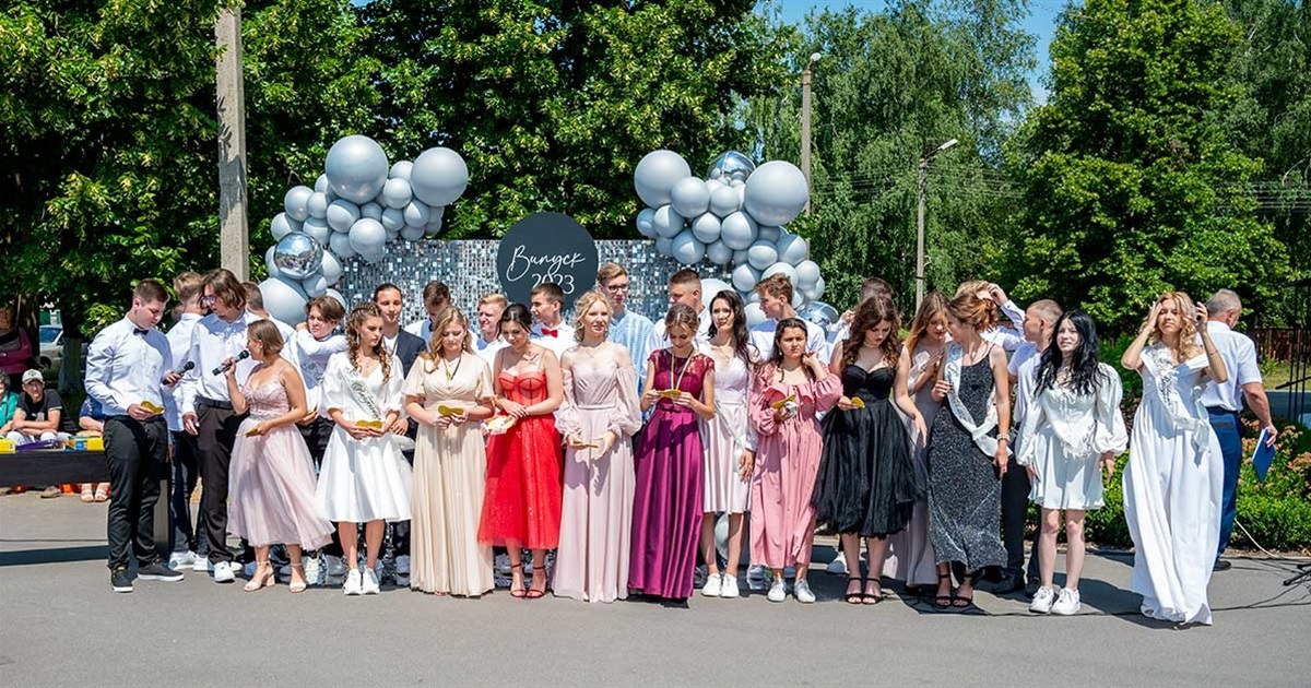 "Золоті" і "срібні" випускники Кагарличчини – 2023