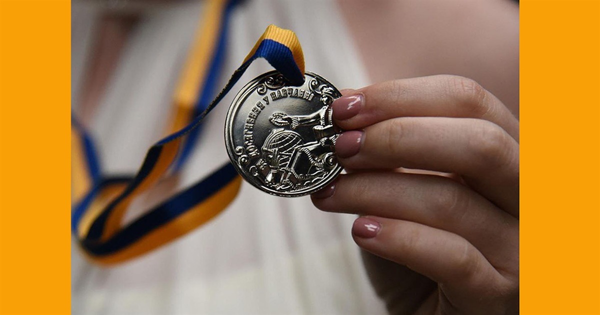"Золоті" та "срібні" випускники Ржищівщини - 2023