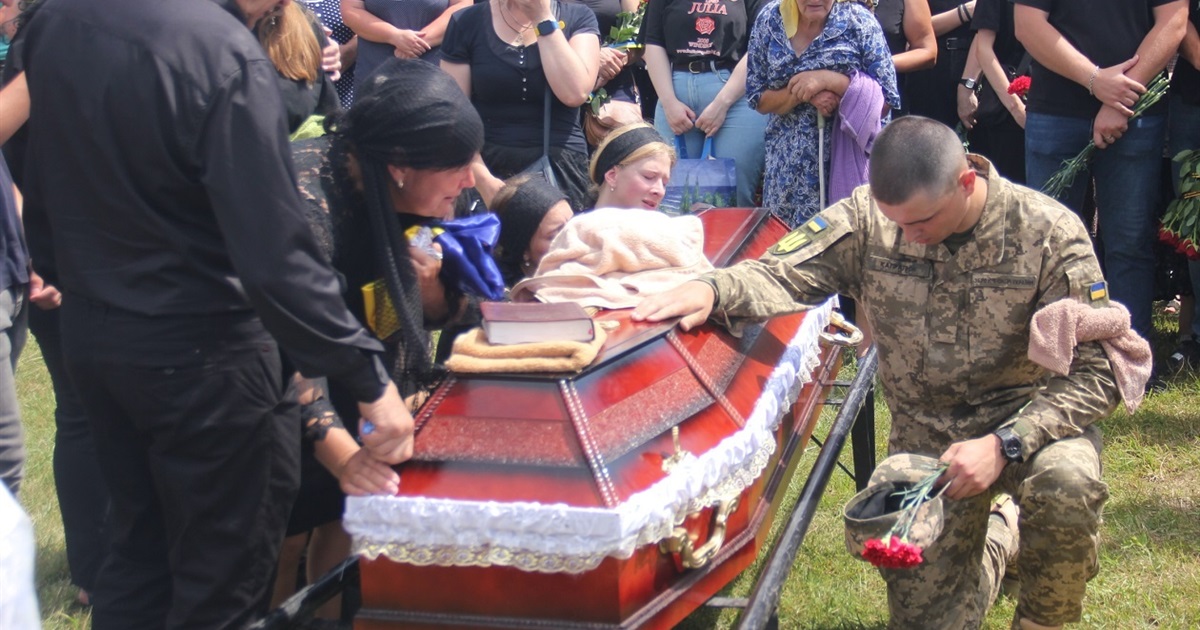 Учитель, який став воїном: у Софіївці та Радівці попрощалися із загиблим земляком