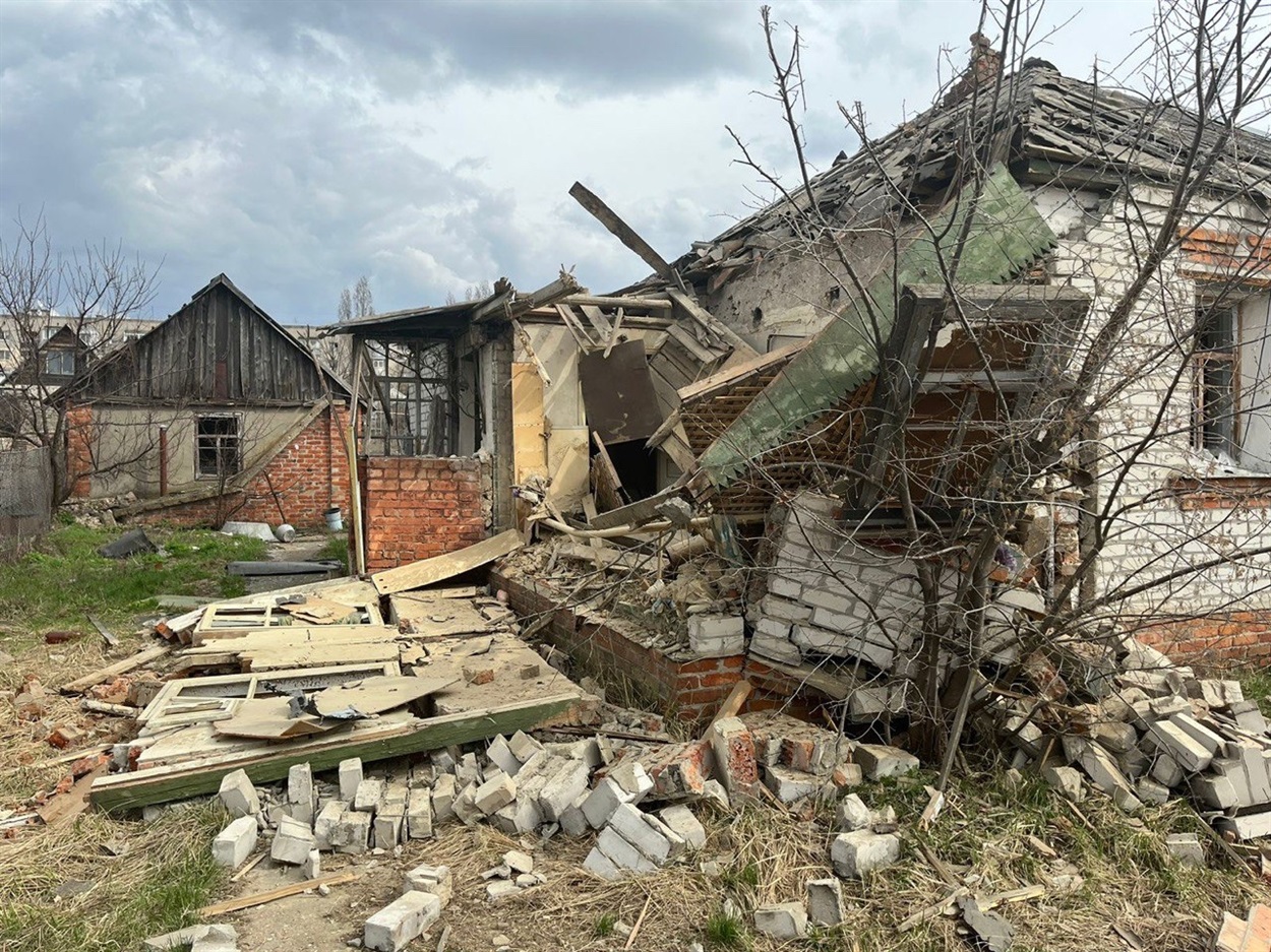 Пошкодженй приватний житловий будинок внаслідок бойових дій